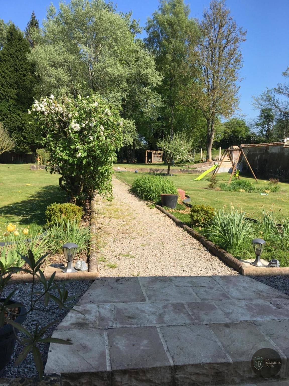 Vue extérieure du domaine Le Clos de Florie en Auvergne-Rhône-Alpes