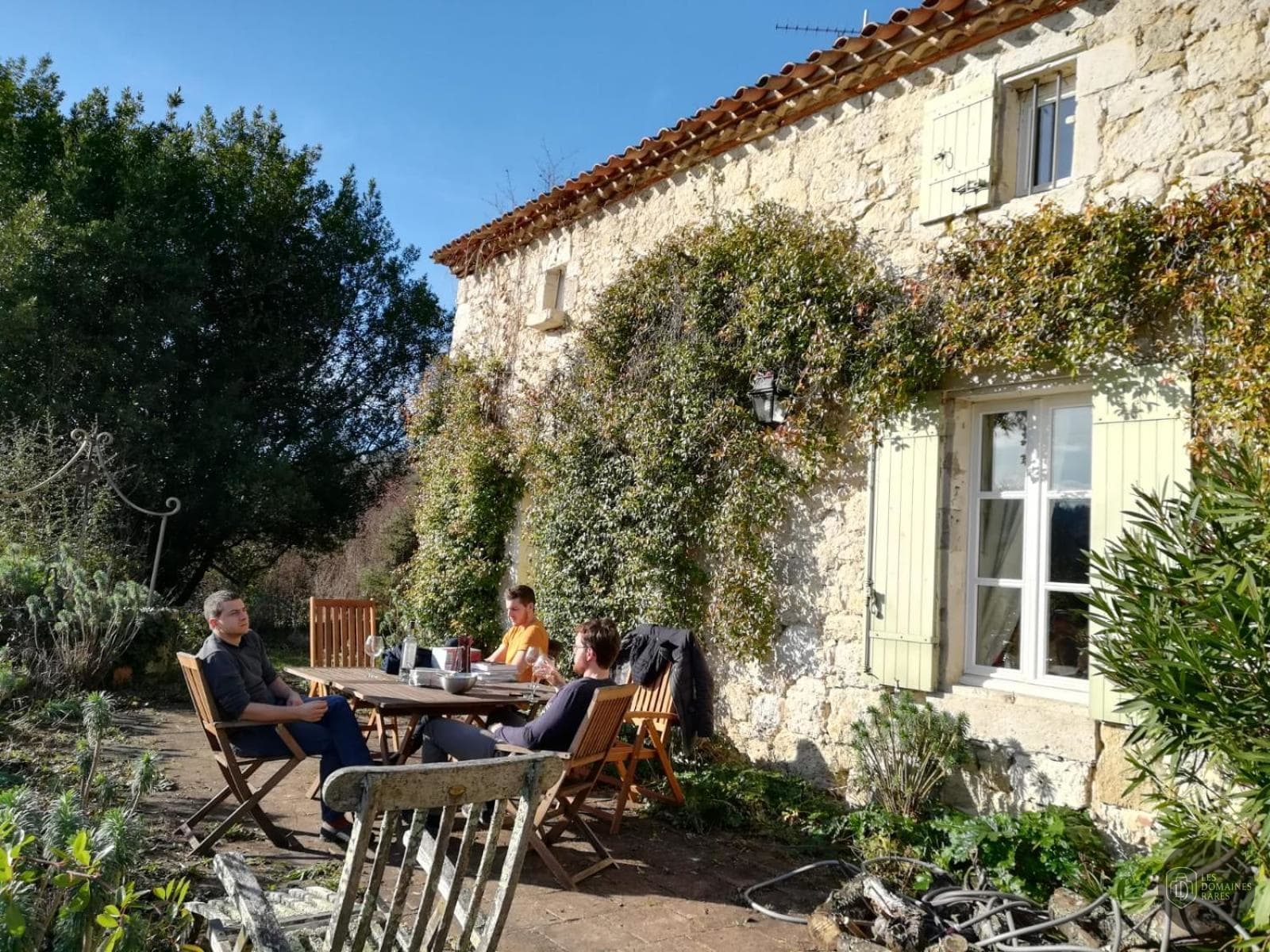Vue extérieure du lieu Le Clos de Lusignan en Nouvelle-Aquitaine