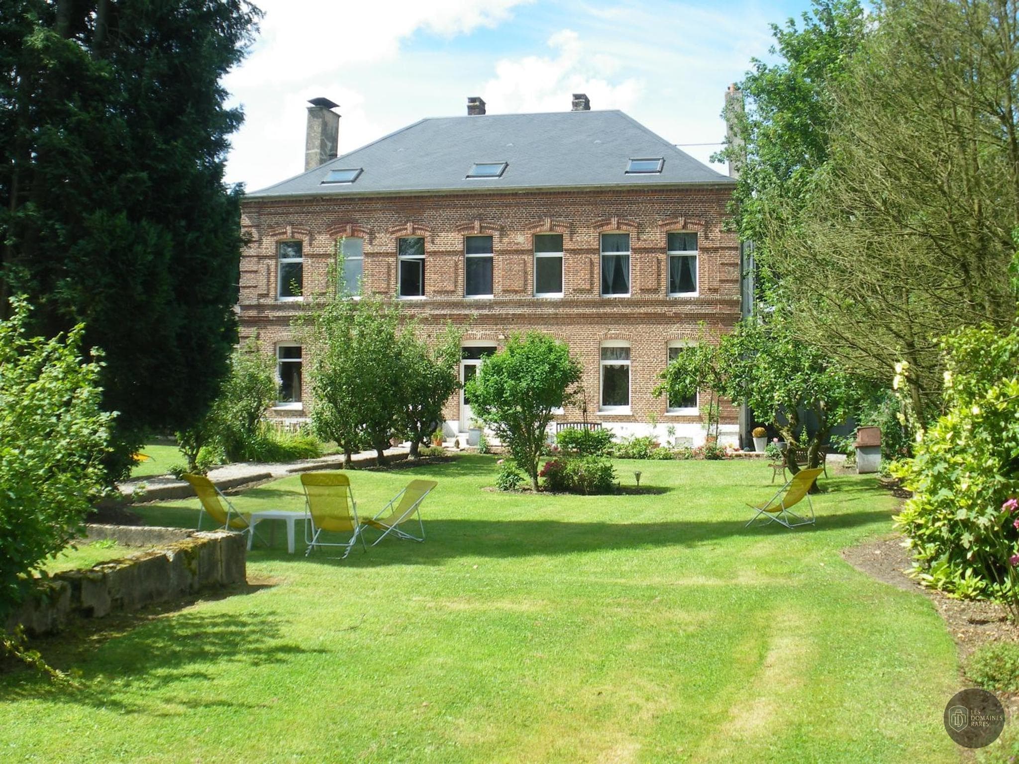 Vue extérieure de l'hôtel Le Clos de Maussanne à Béziers en Occitanie