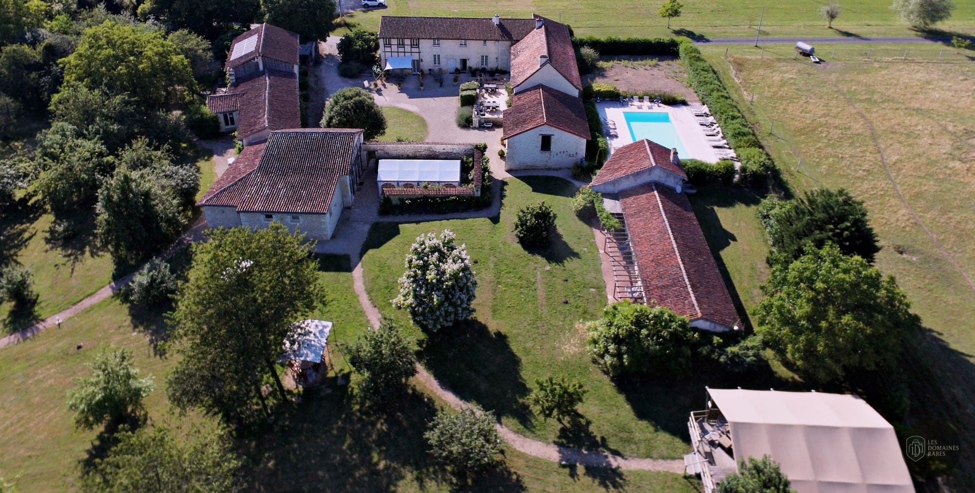 Vue extérieure du lieu Le Clos de Saires à Saires en Nouvelle-Aquitaine