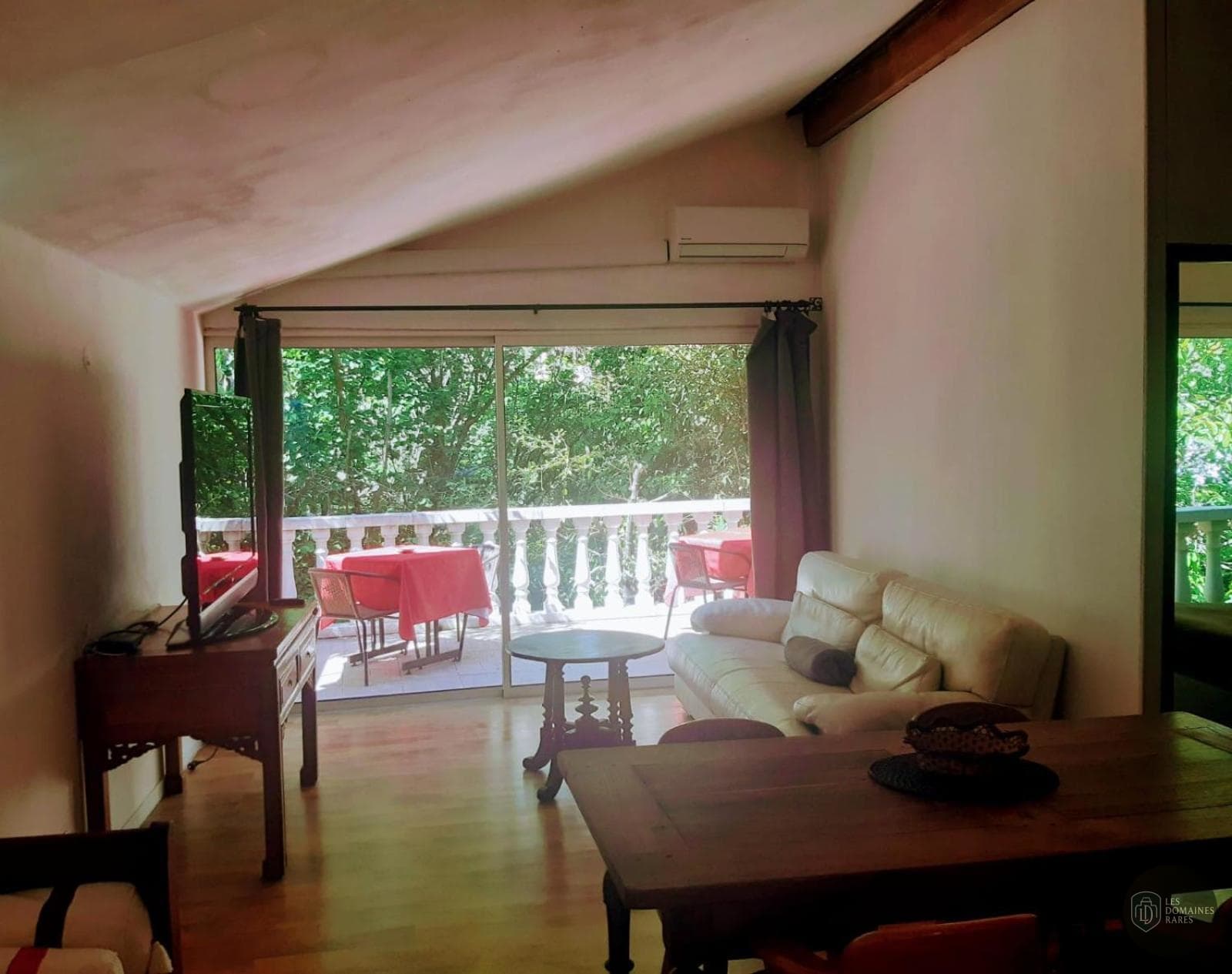 Espace intérieur de l'hôtel Le Clos des Capucins à Le en Hauts-de-France