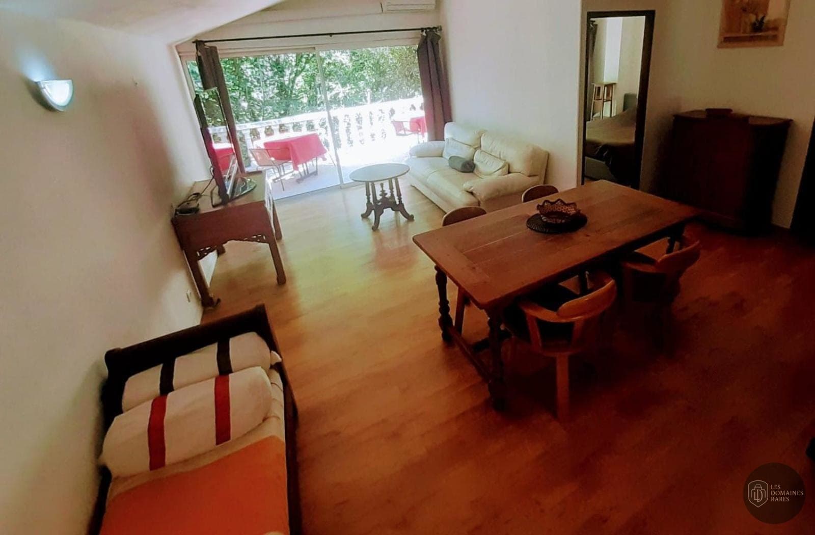 Espace intérieur de l'hôtel Le Clos des Capucins à Le en Hauts-de-France