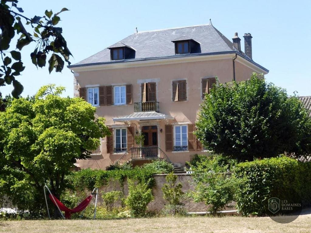 Vue extérieure de l'hôtel Le Clos des Tanneurs en Auvergne-Rhône-Alpes