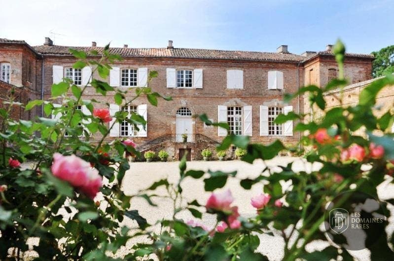 Vue extérieure du centre de conférence Le Clos des Varennes en Auvergne-Rhône-Alpes