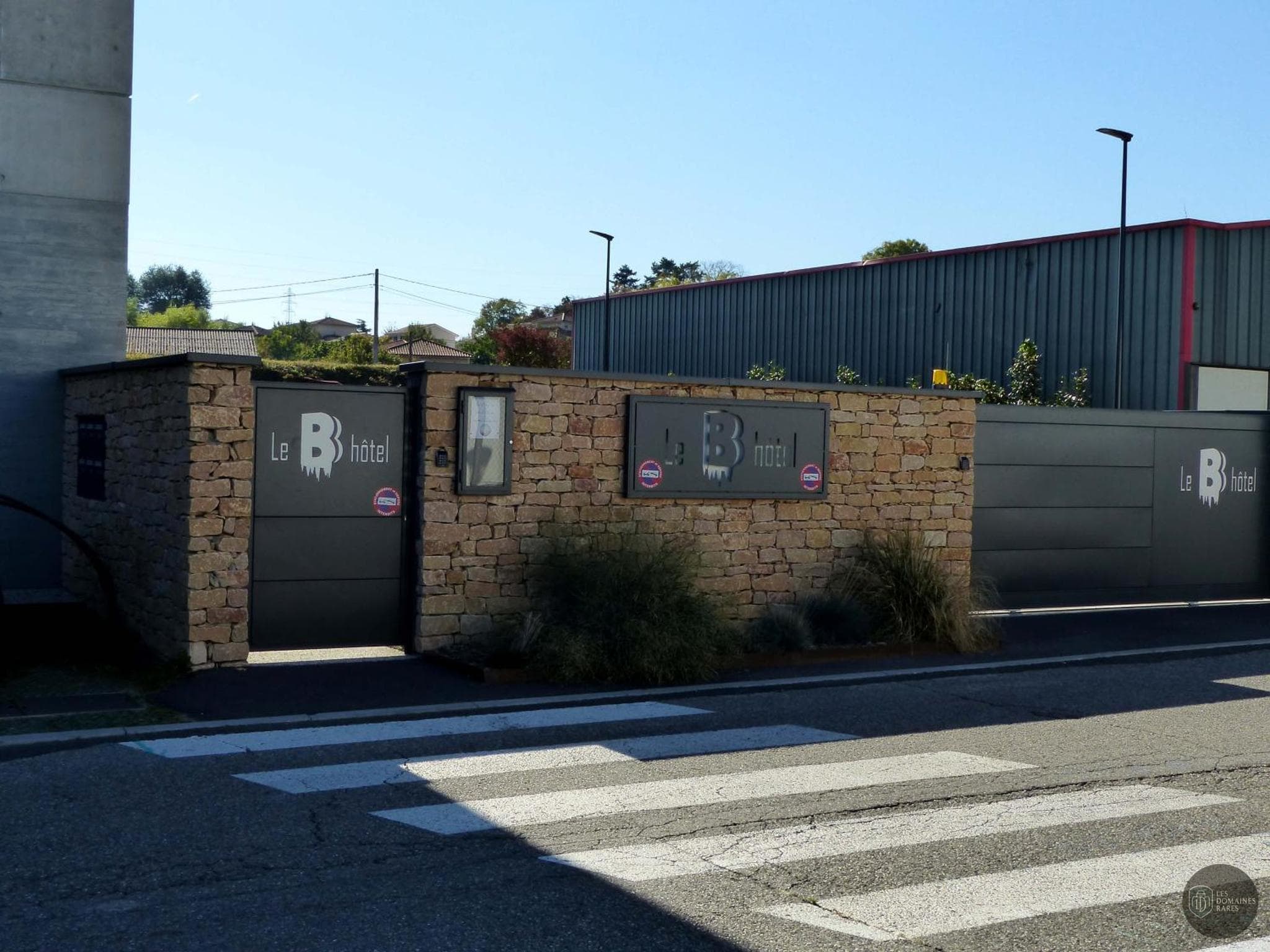 Vue extérieure du salle de séminaire Le Complexe à Castres en Occitanie
