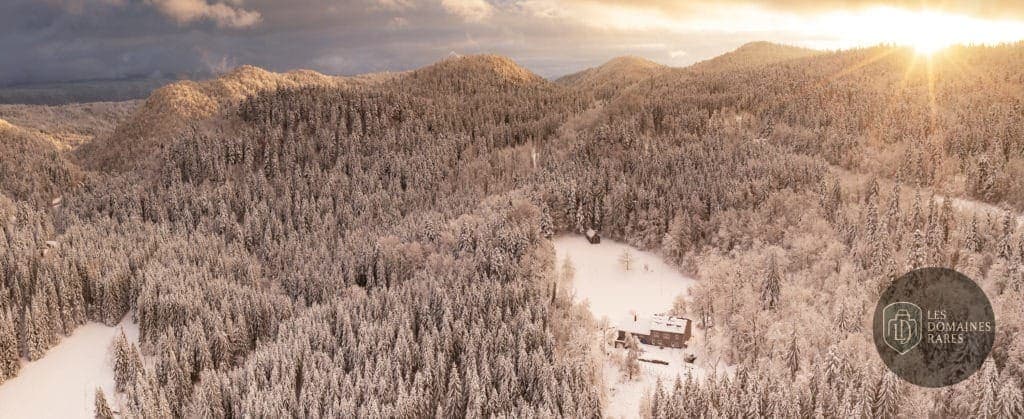Vue extérieure du lieu Le Coupet à Les en Bourgogne-Franche-Comté