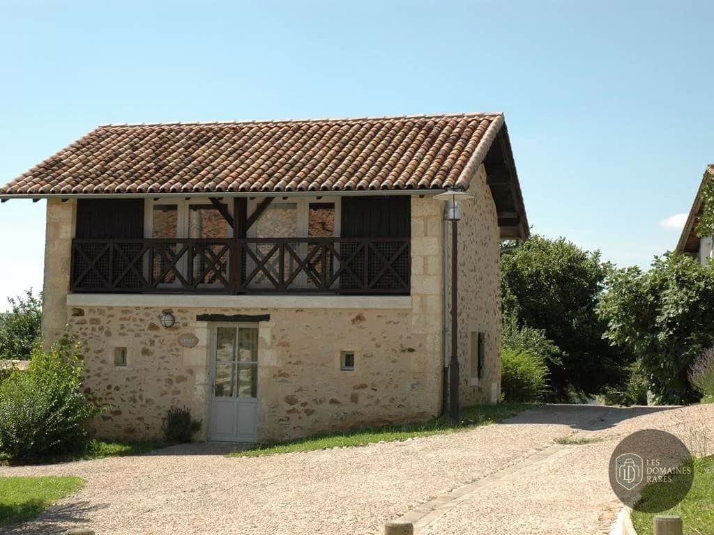Vue extérieure du gîte Le Cruzeau en Nouvelle-Aquitaine