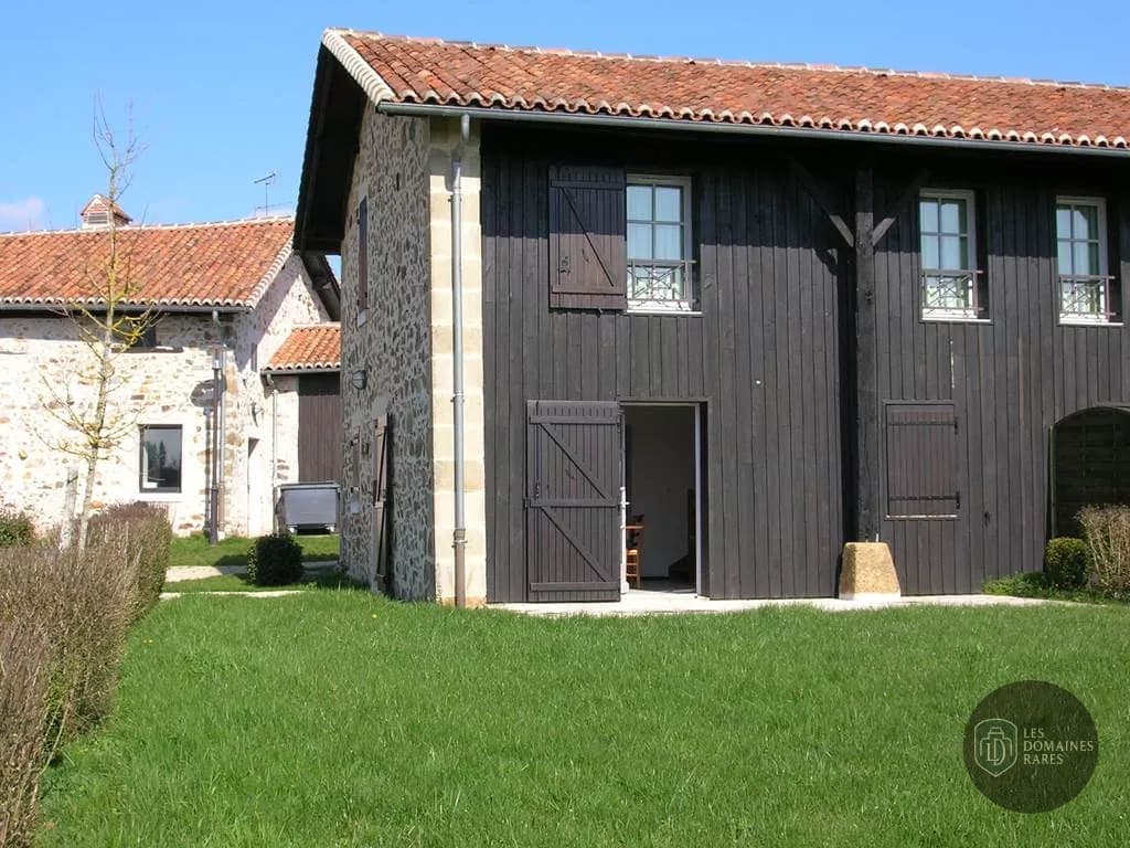 Vue extérieure du gîte Le Cruzeau en Nouvelle-Aquitaine