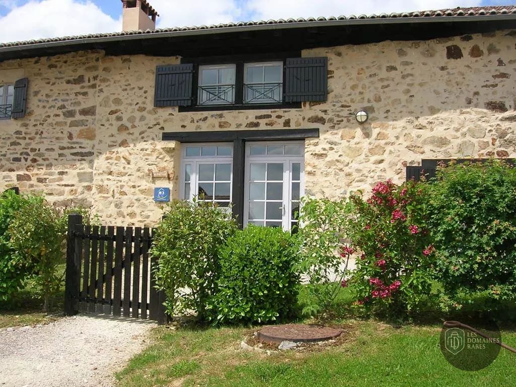 Vue extérieure du gîte Le Cruzeau en Nouvelle-Aquitaine