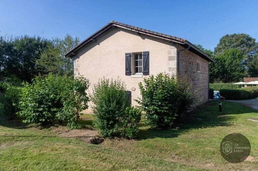 Vue extérieure du gîte Le Cruzeau en Nouvelle-Aquitaine