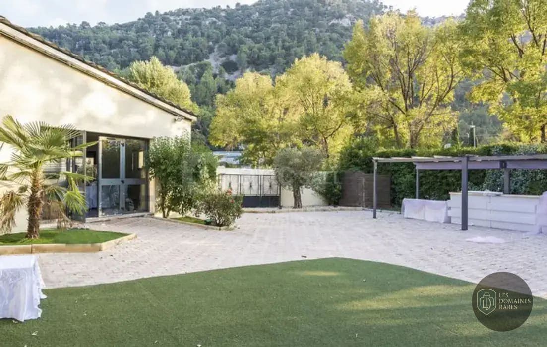 Vue extérieure du salle de réception Le Daniely à Peypin en Provence-Alpes-Côte d'Azur