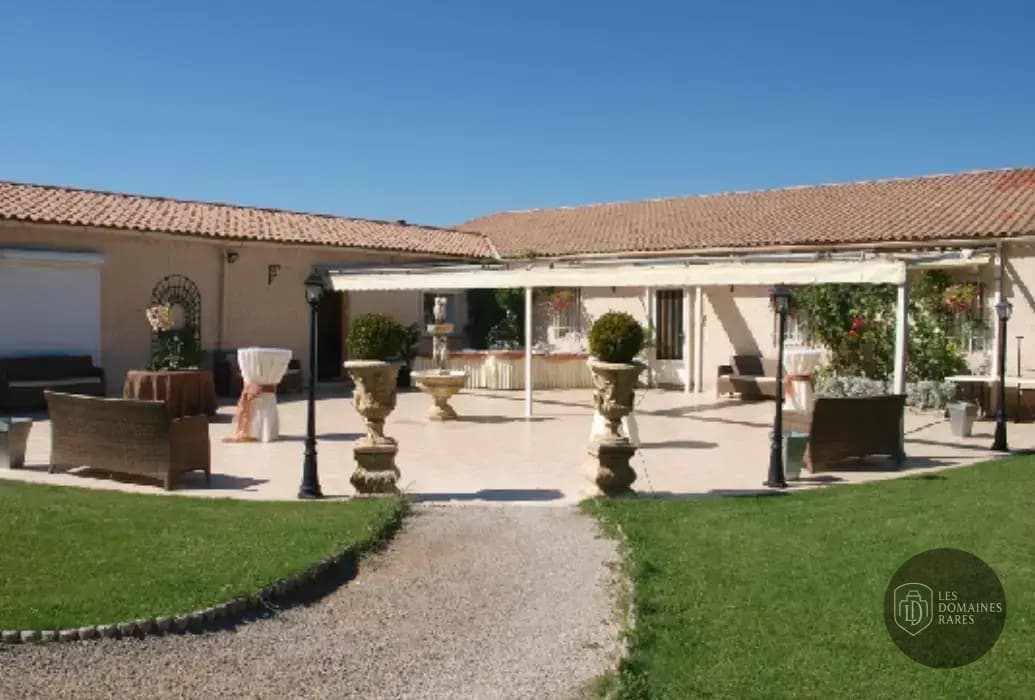 Vue extérieure du salle de réception Le Daniely à Peypin en Provence-Alpes-Côte d'Azur