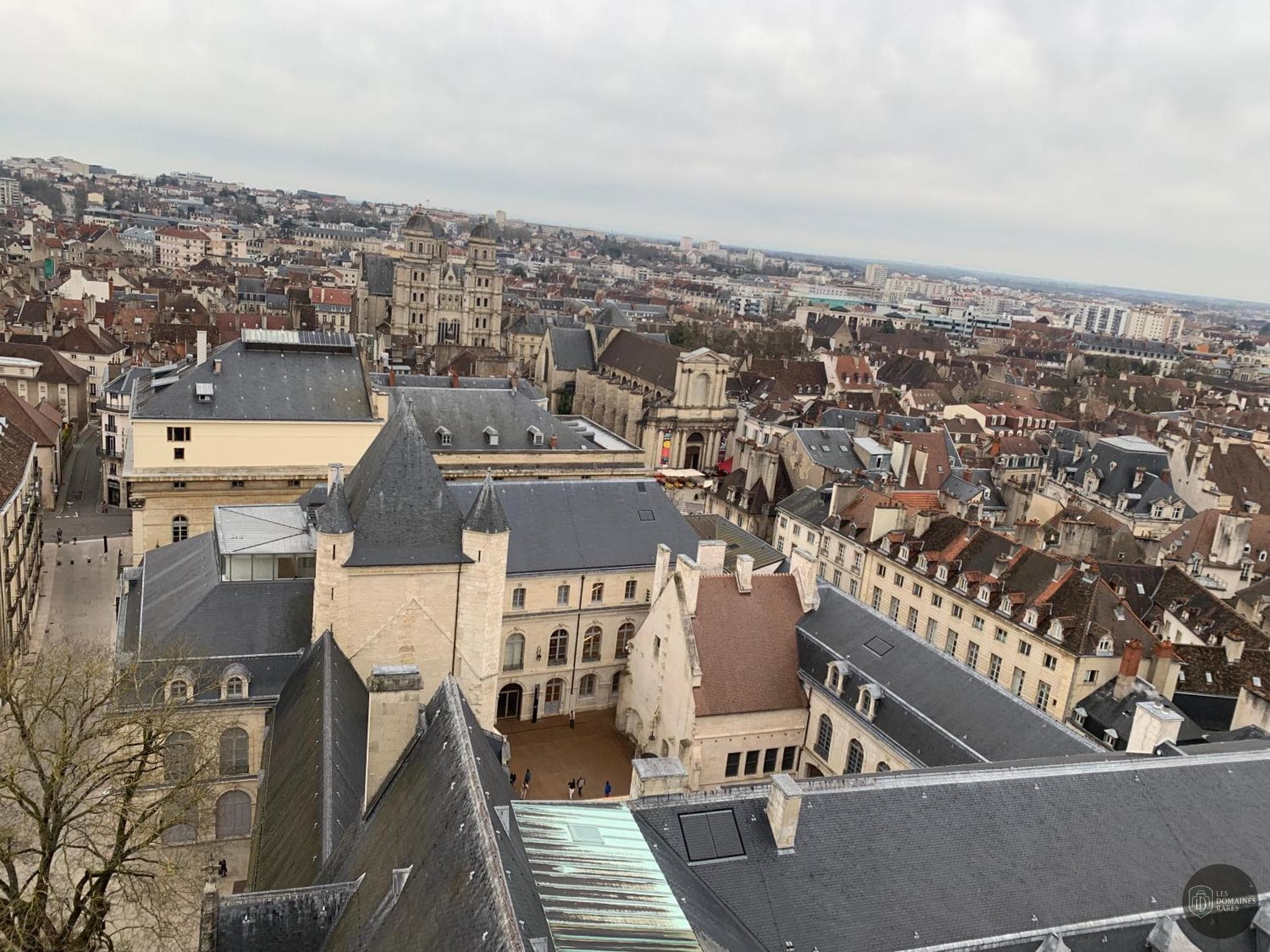 Vue extérieure de l'hôtel Le Fiacre à Quend en Hauts-de-France