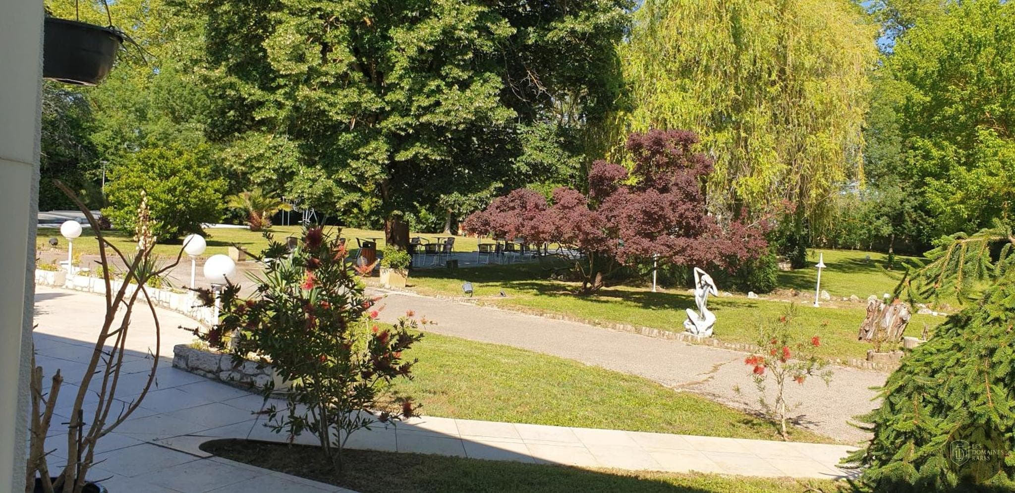 Vue extérieure de l'hôtel Le Fleurance à Fleurance en Occitanie