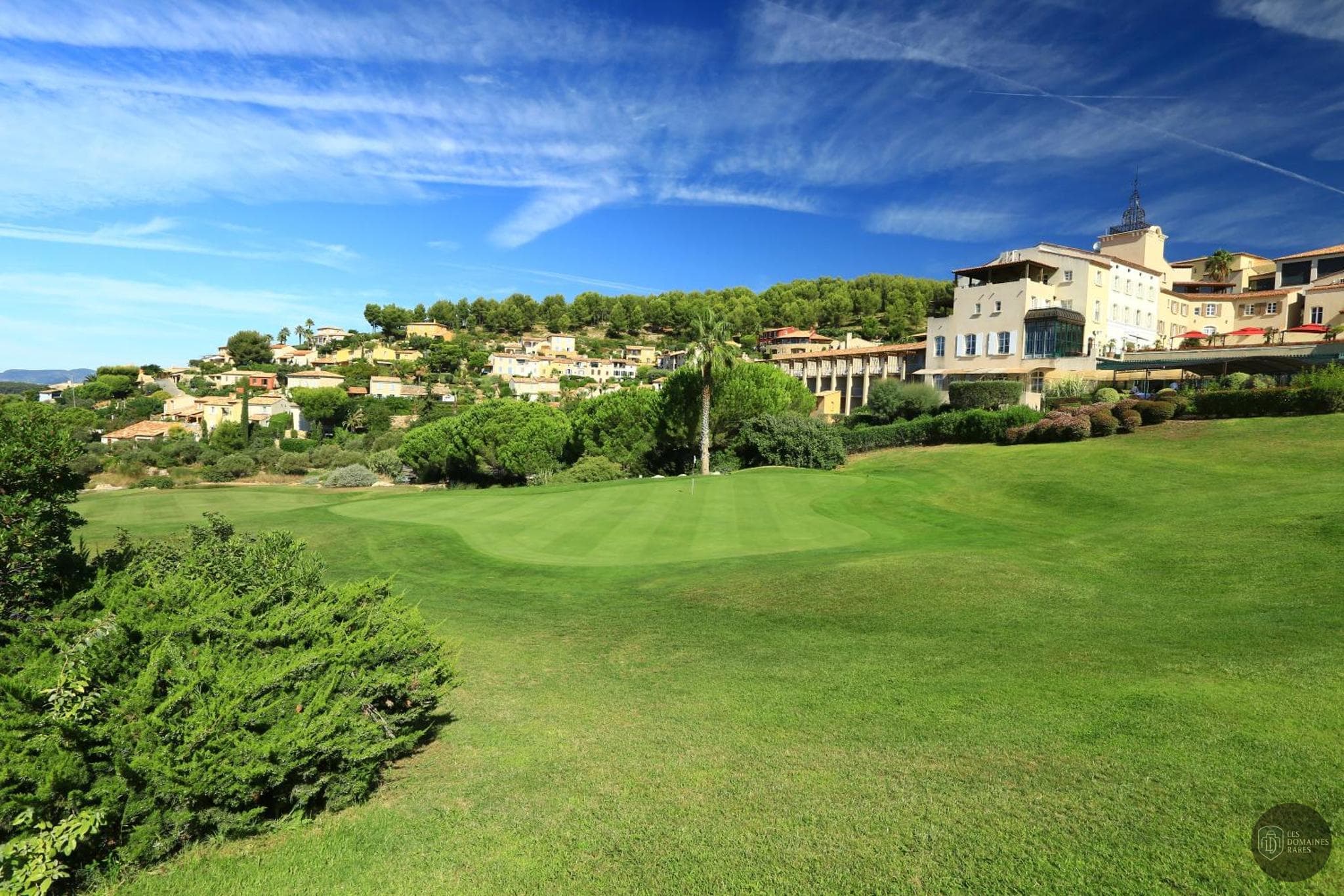 Vue extérieure de l'hôtel Le Fregate Provence en Provence-Alpes-Côte d'Azur