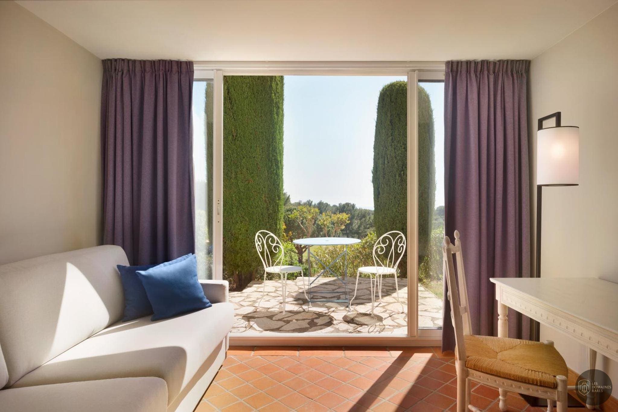 Vue extérieure de l'hôtel Le Fregate Provence en Provence-Alpes-Côte d'Azur