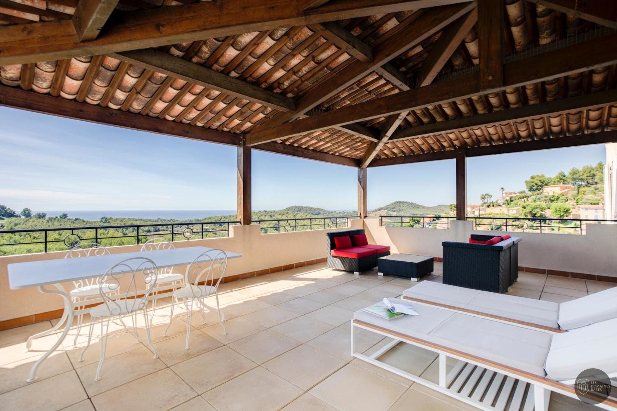 Vue extérieure de l'hôtel Le Fregate Provence en Provence-Alpes-Côte d'Azur