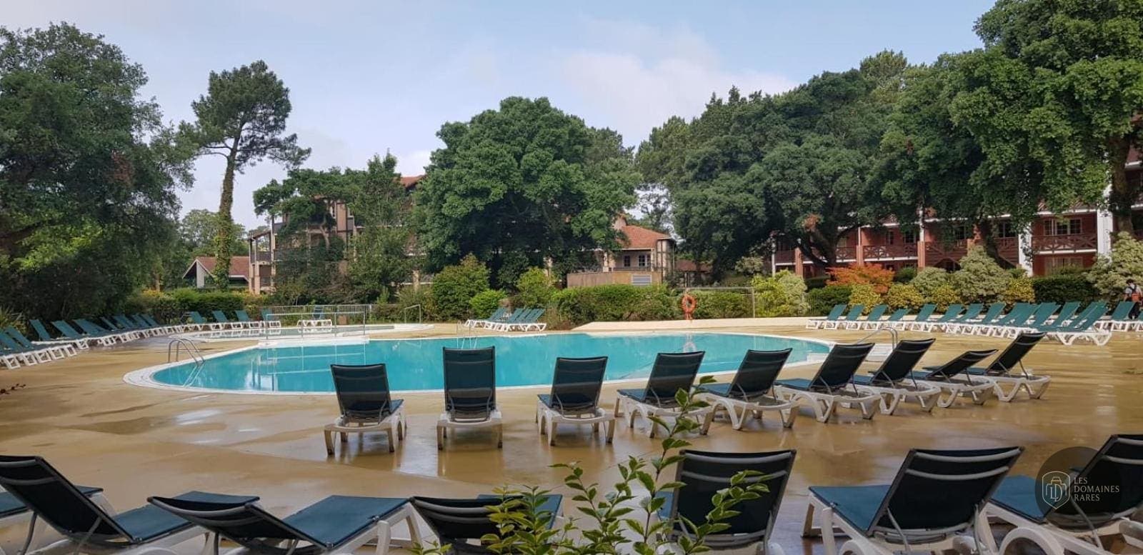 Piscine et activités de l'hôtel Le Grand Bleu à Paris en Île-de-France