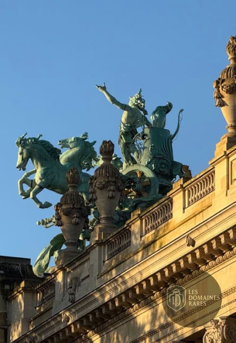 Vue extérieure du moulin Le Grand Palais à Paris en Île-de-France
