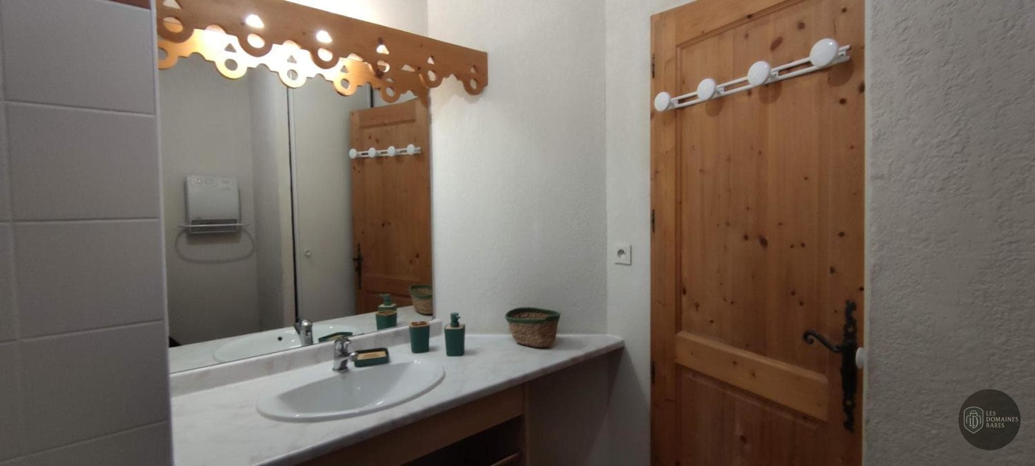 Salle de bain de l'hôtel Le Grand Tétras en Occitanie