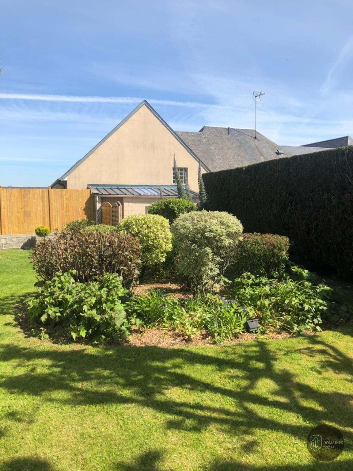 Vue extérieure du lieu Le Gué du Holme en Normandie
