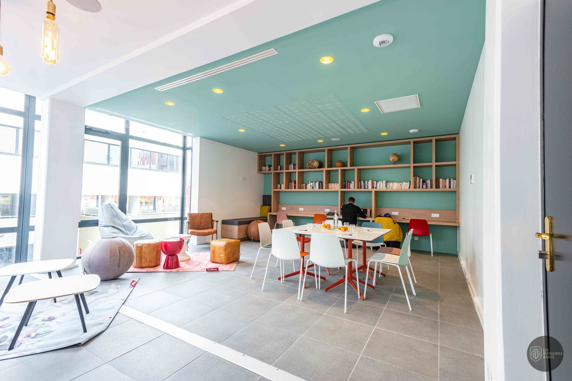 Espace intérieur de l'hôtel Le Hüb à Grenoble en Auvergne-Rhône-Alpes