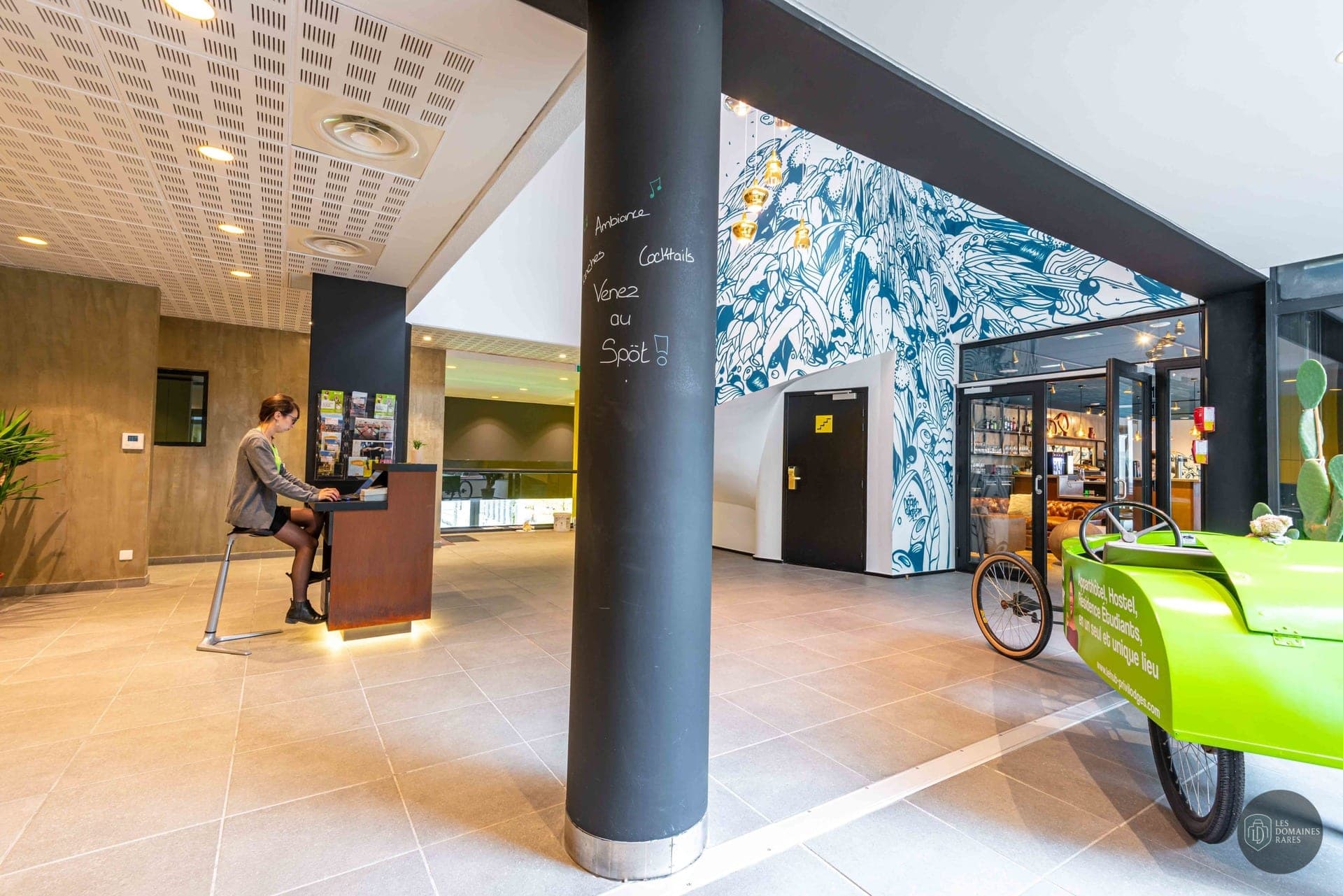 Espace intérieur de l'hôtel Le Hüb à Grenoble en Auvergne-Rhône-Alpes