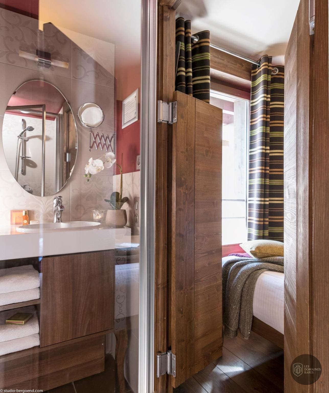 Salle de bain du moulin Le Hameau du Fromage à Cléron en Bourgogne-Franche-Comté