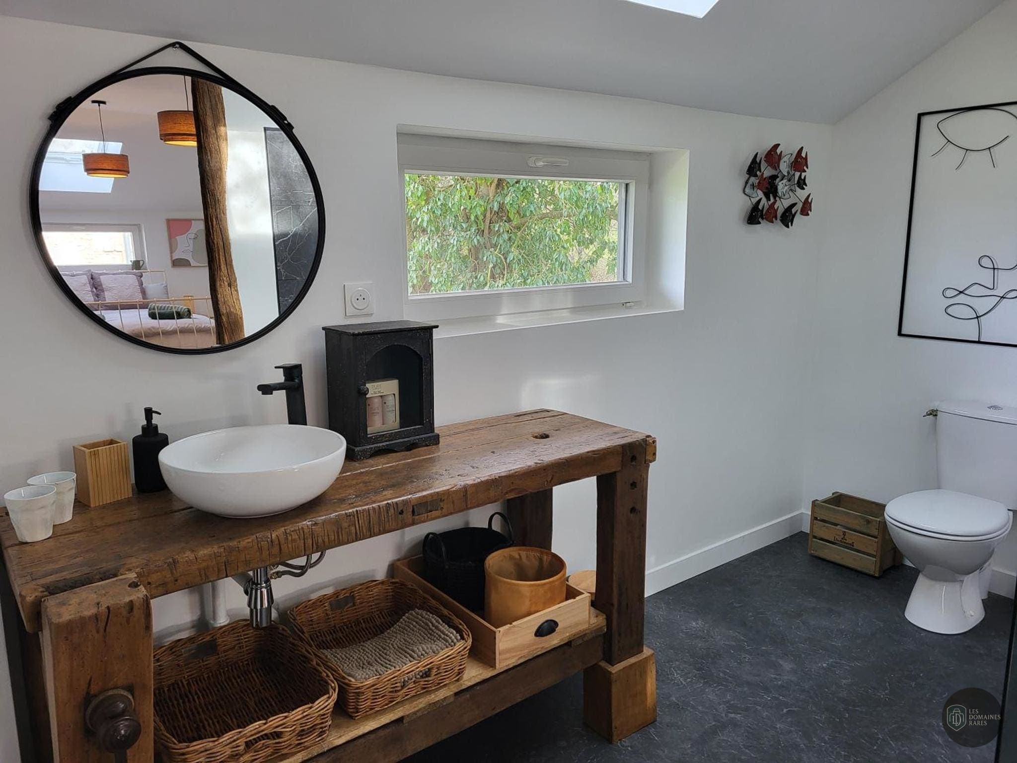 Salle de bain du lieu Le Hangar Zéro à Le en Normandie