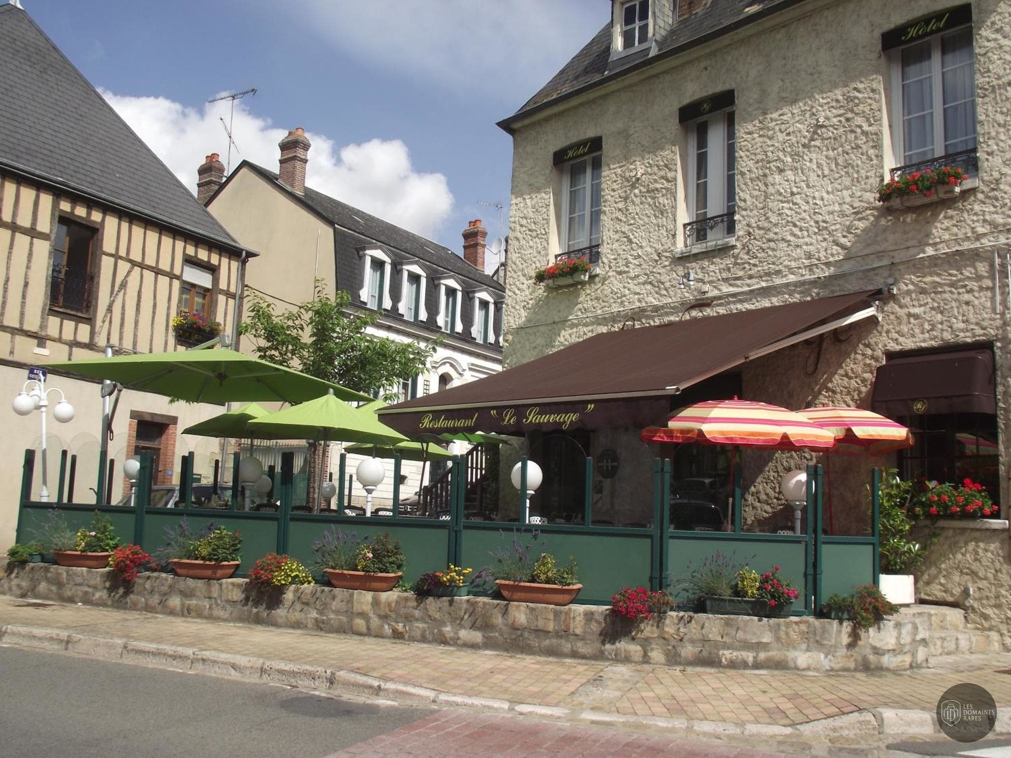 Vue extérieure du domaine Le Jardin Sauvage à Paris en Île-de-France