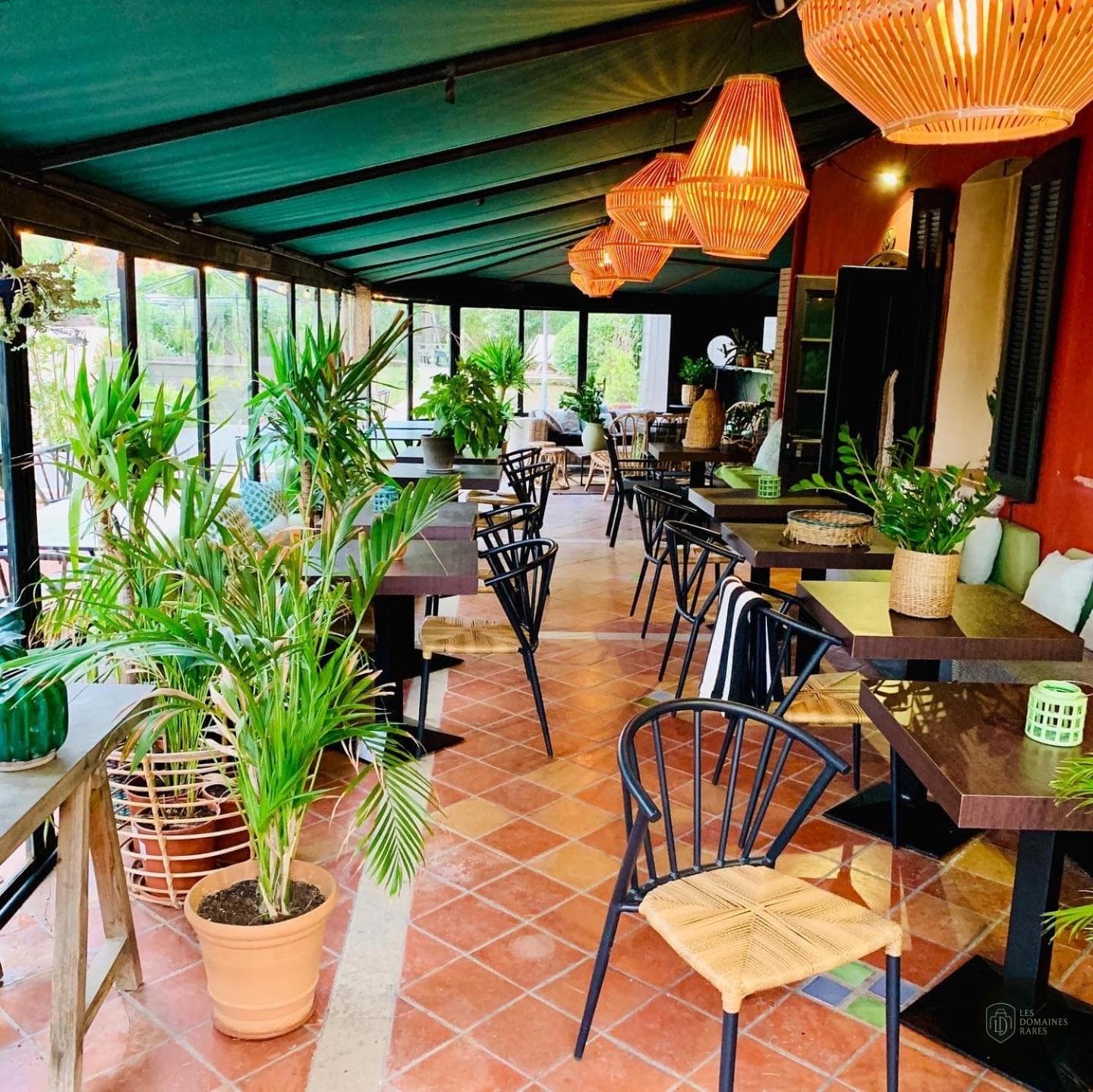 Vue extérieure de l'hôtel Le Jardin d’Ariane à Canet en Occitanie