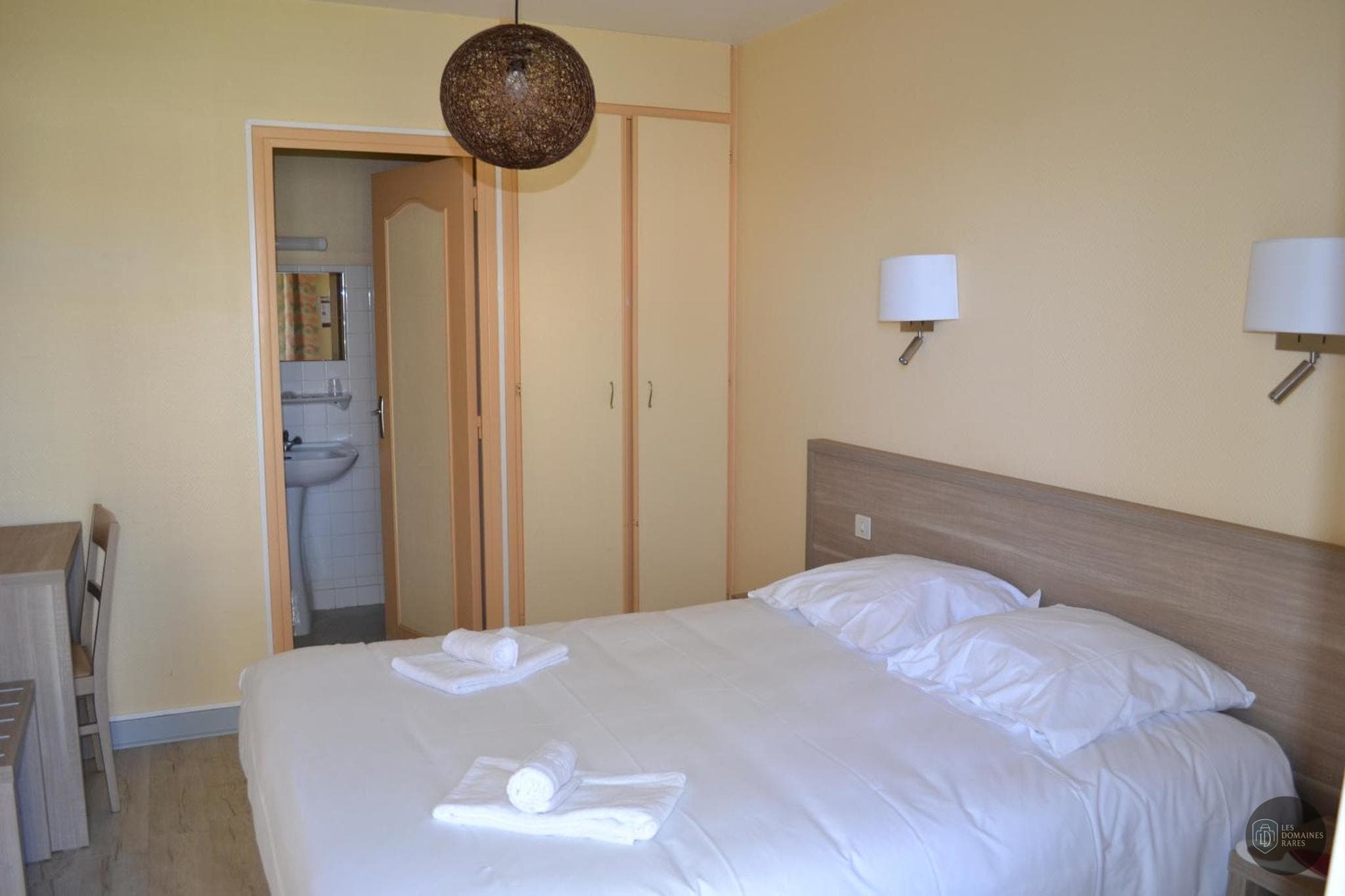 Chambre de l'hôtel Le Lanthenay à Romorantin en Centre-Val de Loire - séminaire loir-et-cher