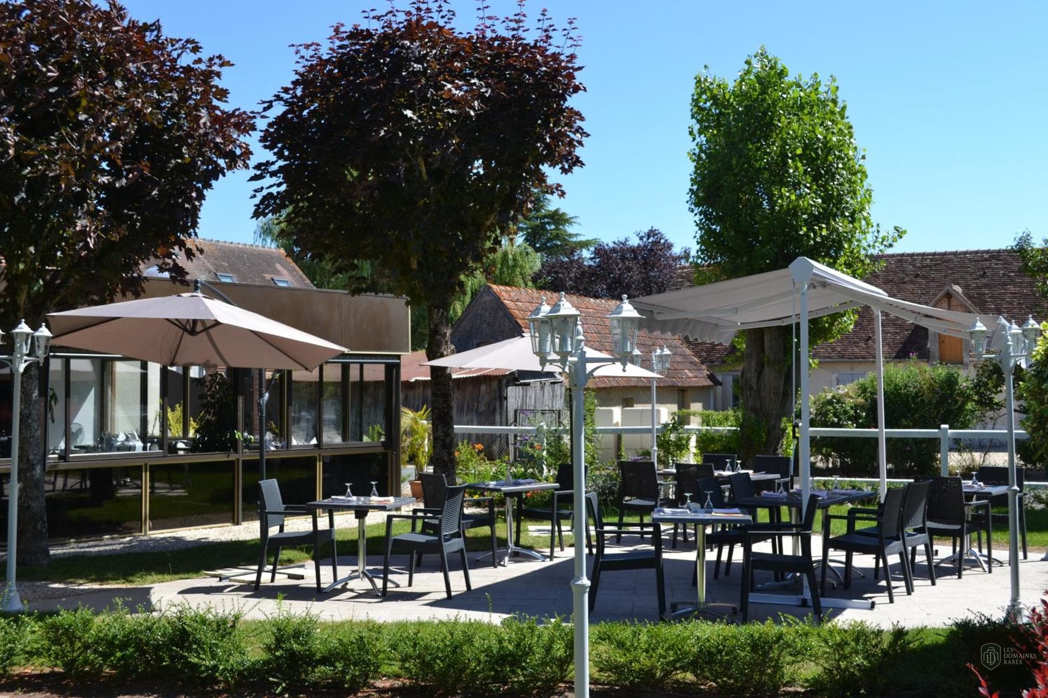 Vue extérieure de l'hôtel Le Lanthenay à Romorantin en Centre-Val de Loire