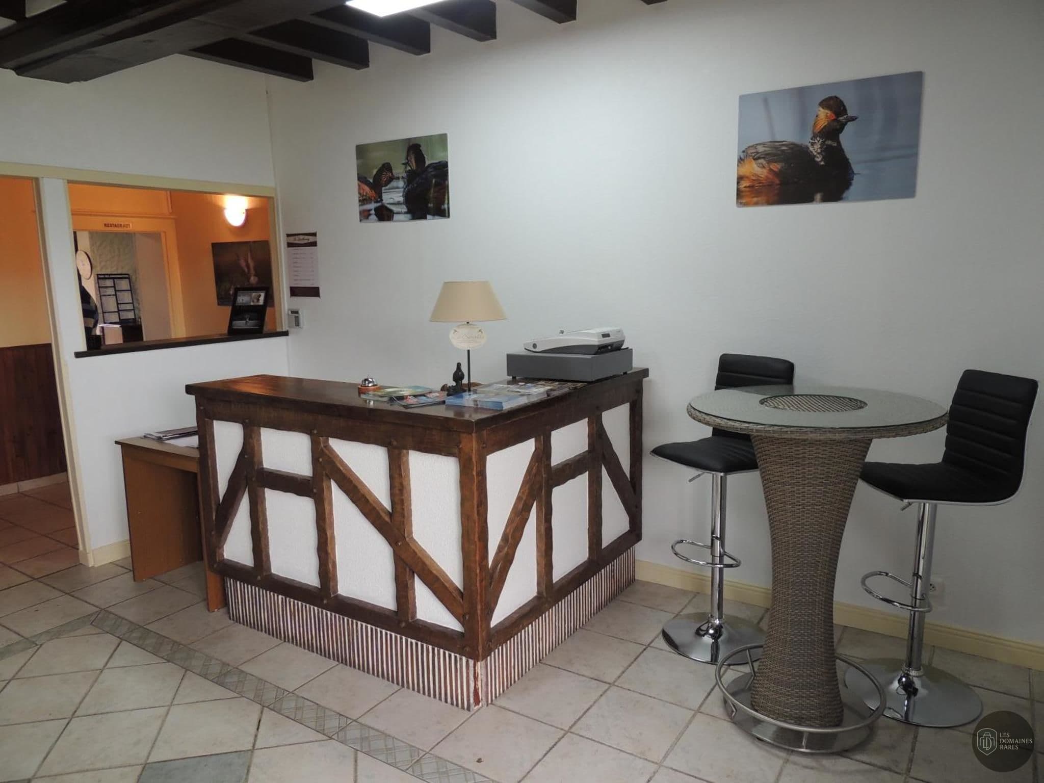 Vue extérieure de l'hôtel Le Lanthenay à Romorantin en Centre-Val de Loire