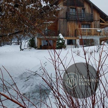 Vue extérieure du salle de séminaire Le Laussy à Gières en Auvergne-Rhône-Alpes