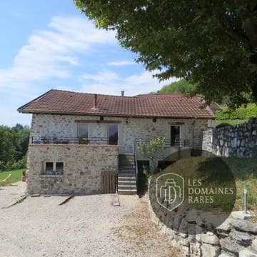 Vue extérieure du salle de séminaire Le Laussy à Gières en Auvergne-Rhône-Alpes
