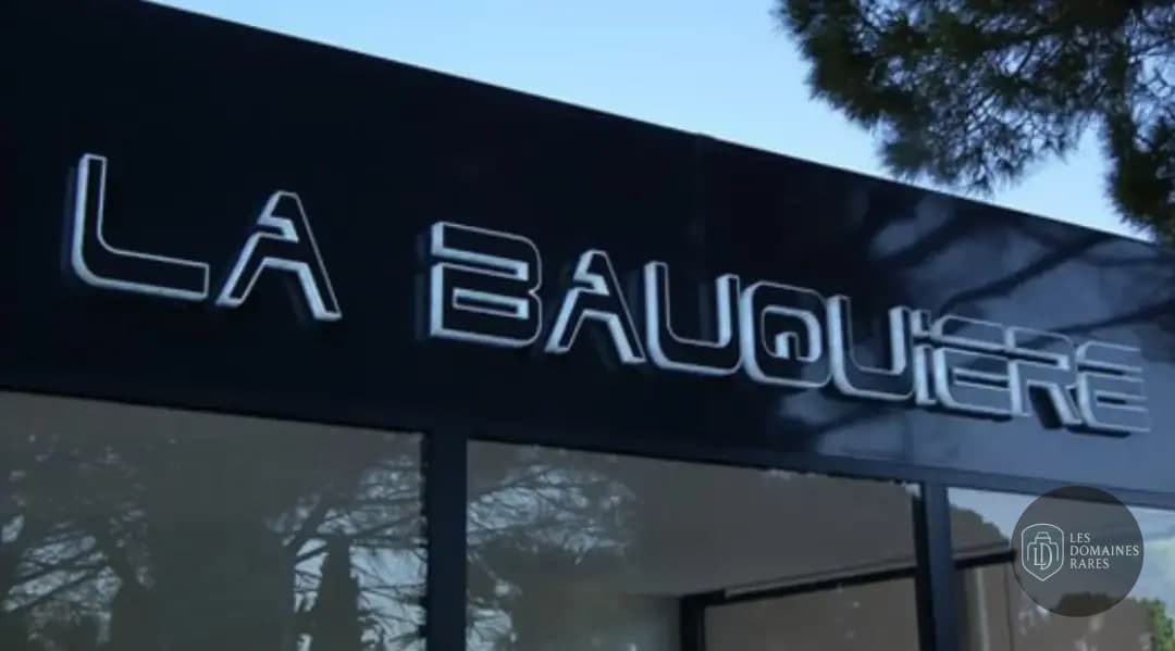 Façade extérieure du bâtiment La Bauquiere