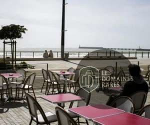 Vue extérieure de l'hôtel Le Madam à Paris en Île-de-France