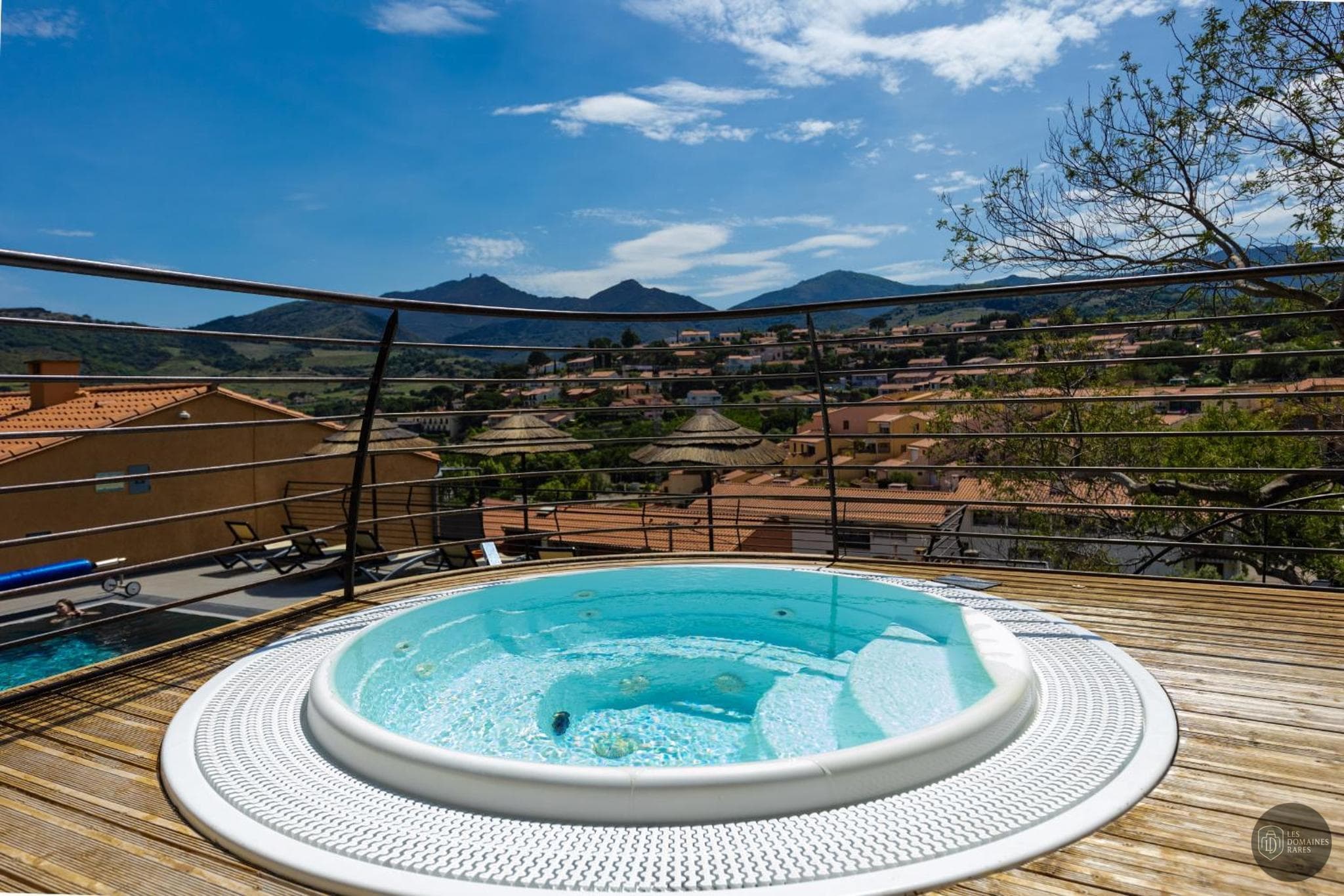Vue extérieure de l'hôtel Le Madeloc en Occitanie