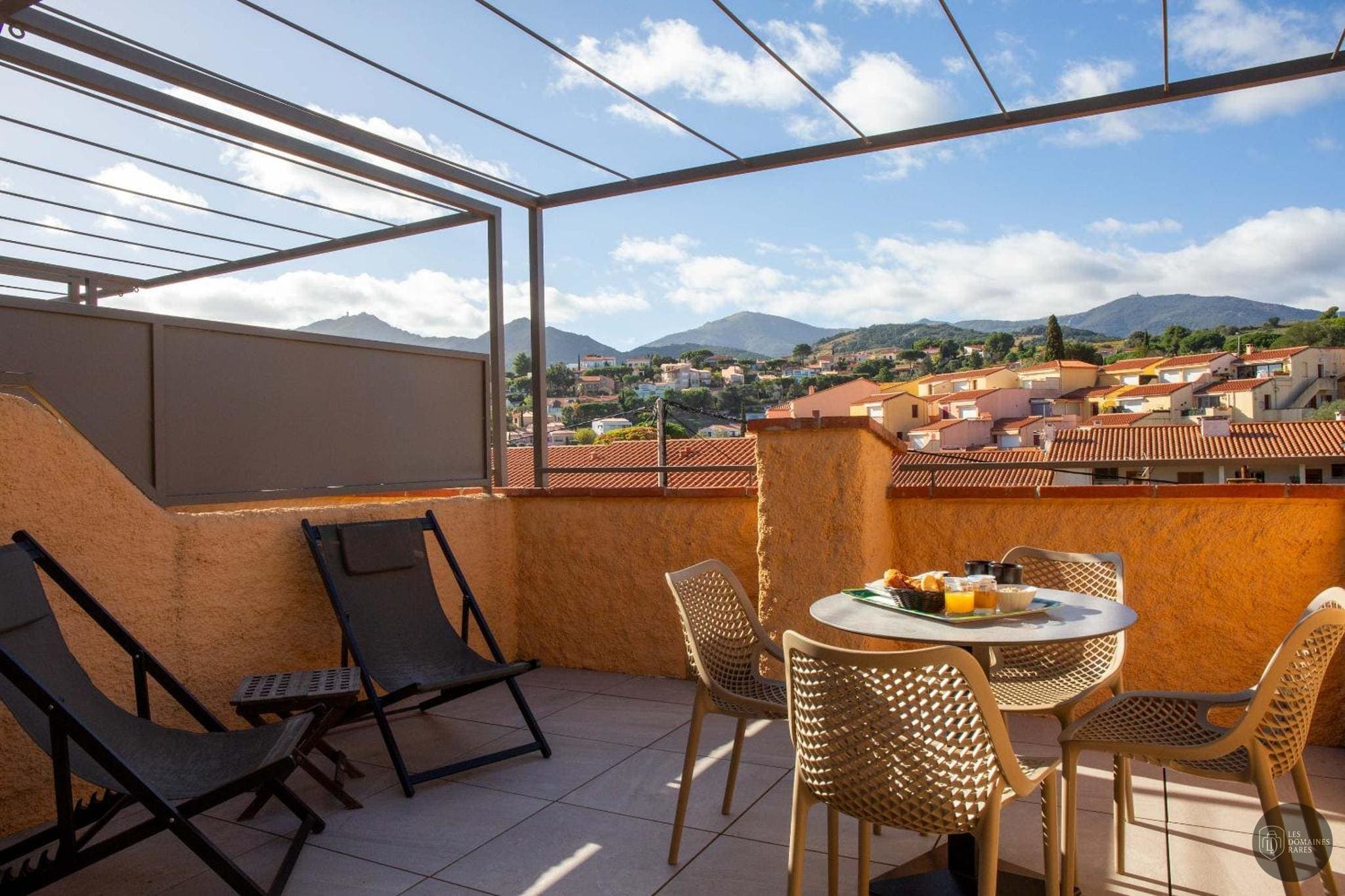 Vue extérieure de l'hôtel Le Madeloc en Occitanie