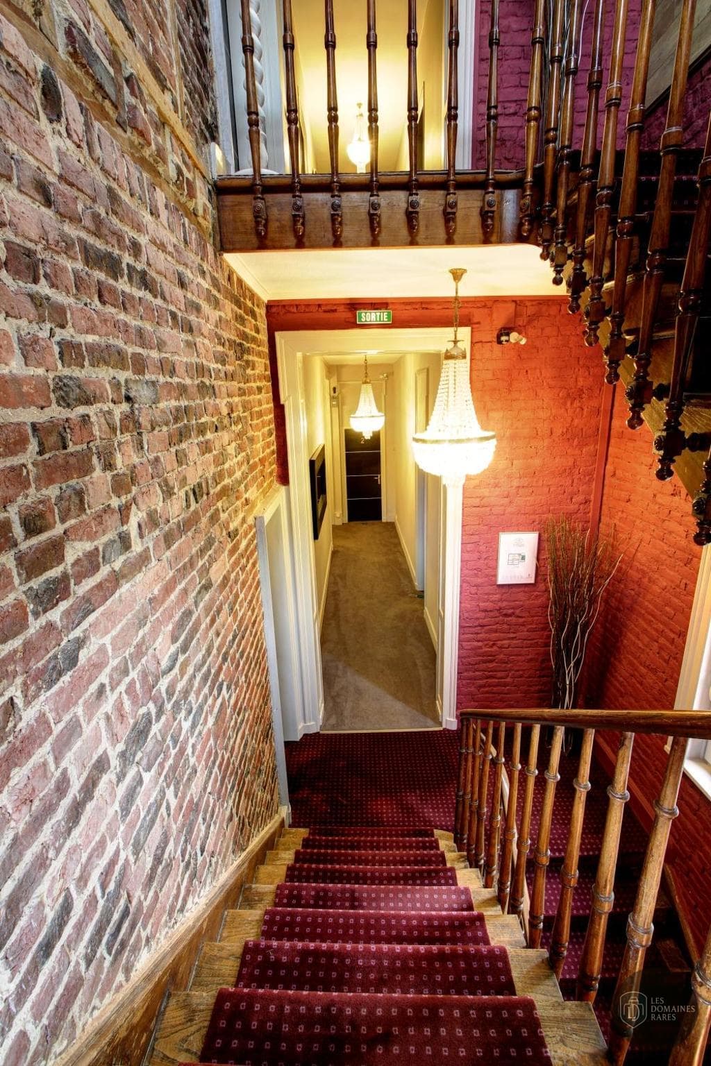Vue extérieure de l'hôtel Le Manoir de Fourcy à Corbehem en Hauts-de-France