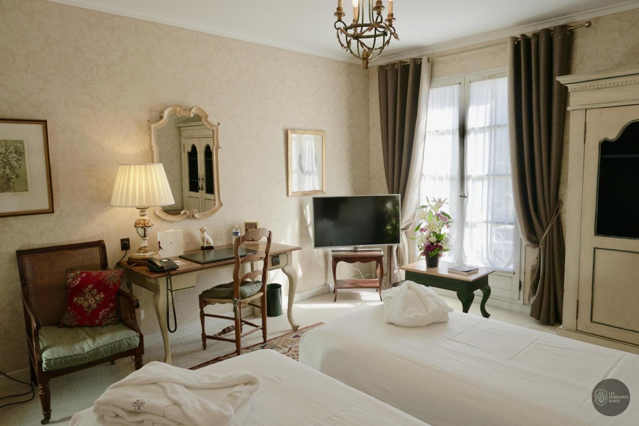 Chambre du domaine Le Manoir de Kermodest à Quemper en Bretagne - séminaire quemper-guézennec