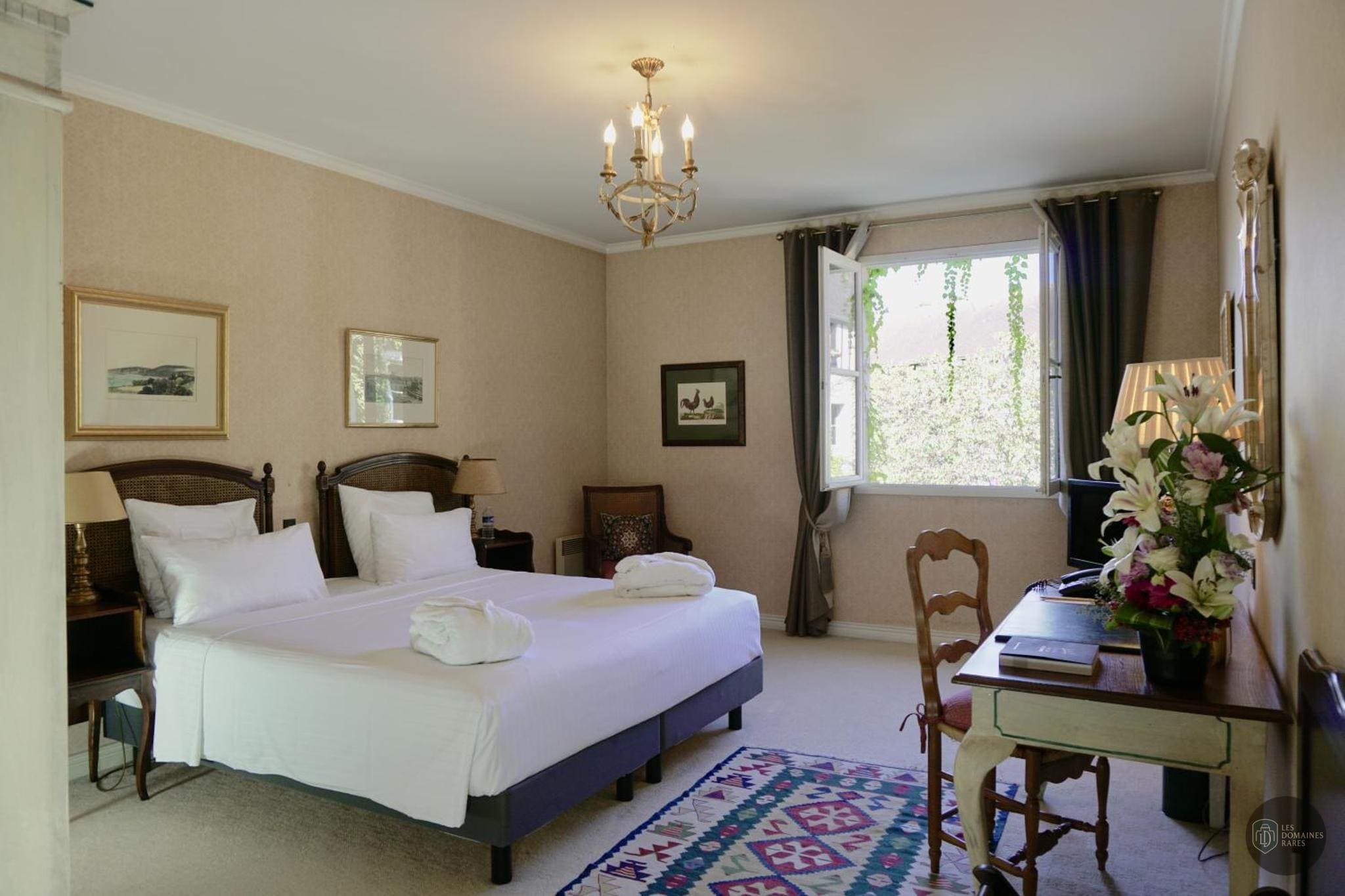 Chambre du domaine Le Manoir de Kermodest à Quemper en Bretagne
