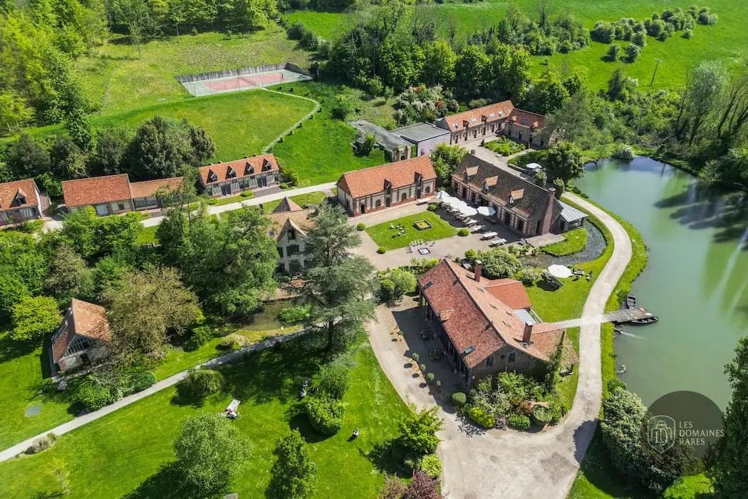 Vue extérieure du manoir Le Manoir des Brumes à Bouchevilliers en Normandie