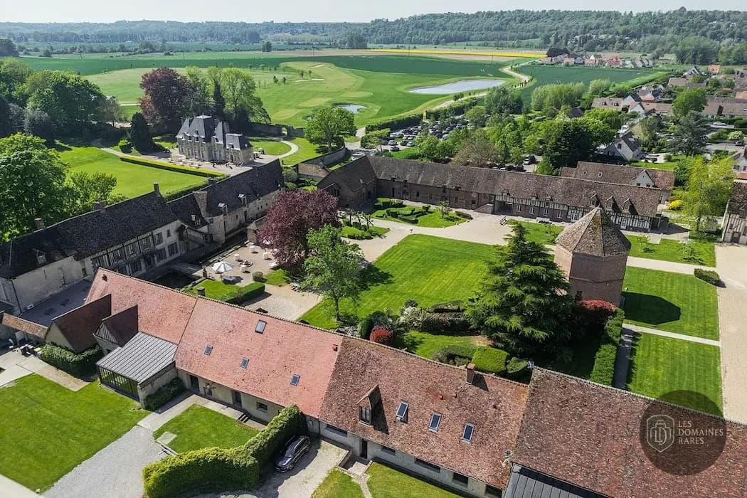 Vue extérieure du manoir Le Manoir des Brumes à Bouchevilliers en Normandie