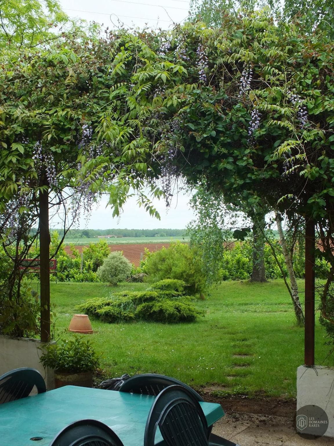 Vue extérieure de l'hôtel Le Mareuillais en Pays de la Loire