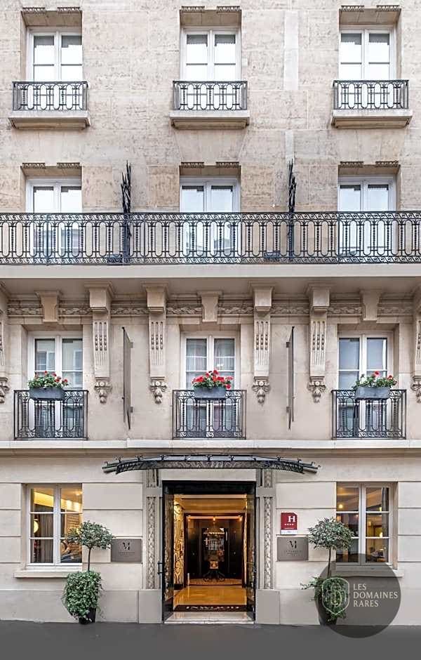 Vue extérieure de l'hôtel Le Marquis Eiffel à Paris en Île-de-France