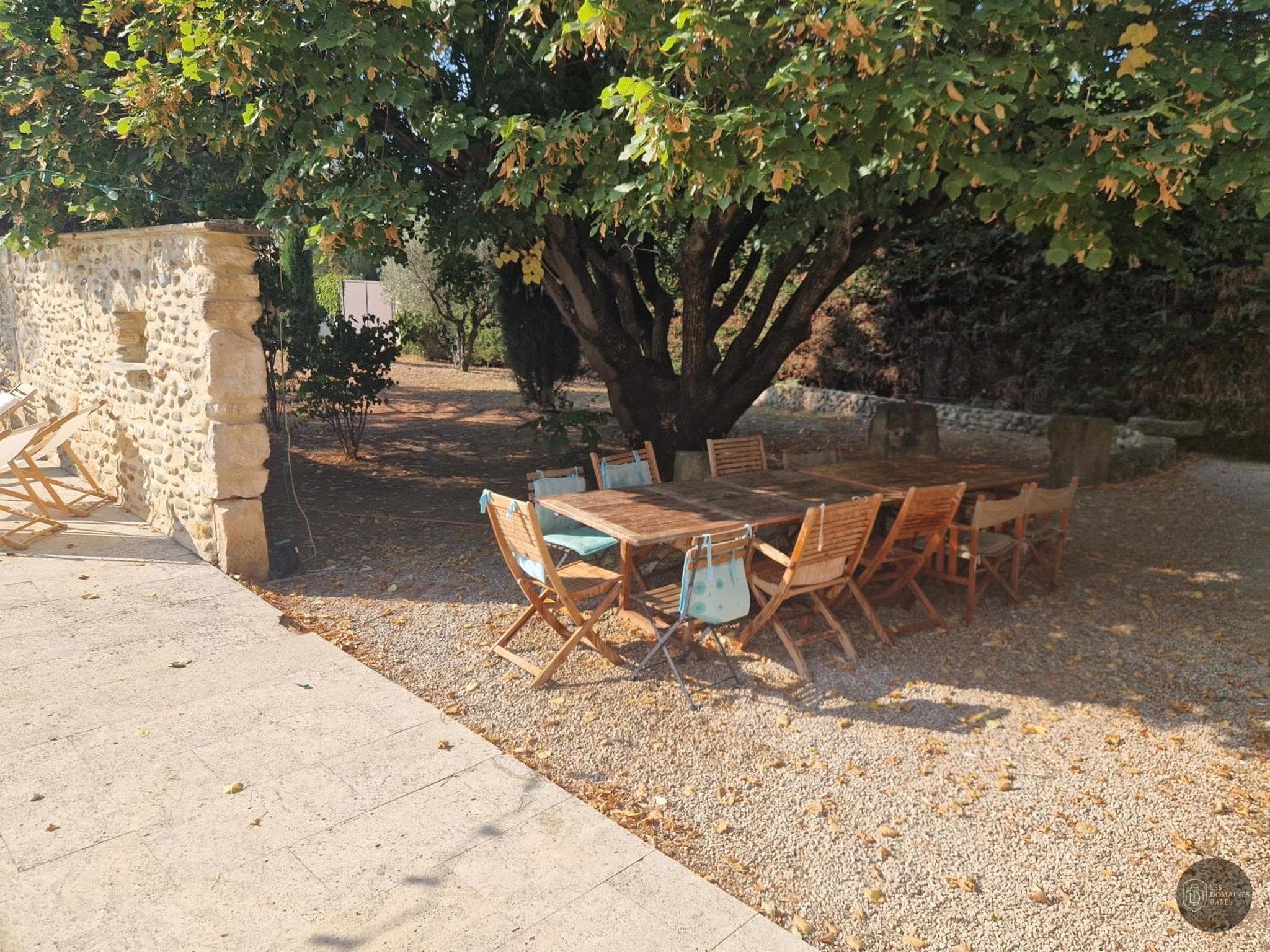 Vue extérieure de l'hôtel Le Mas de l'Olivier en Occitanie