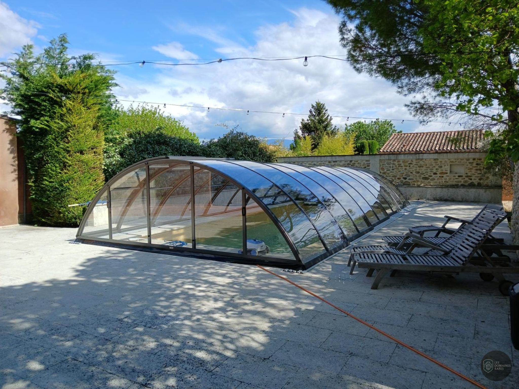 Vue extérieure de l'hôtel Le Mas de l'Olivier en Occitanie