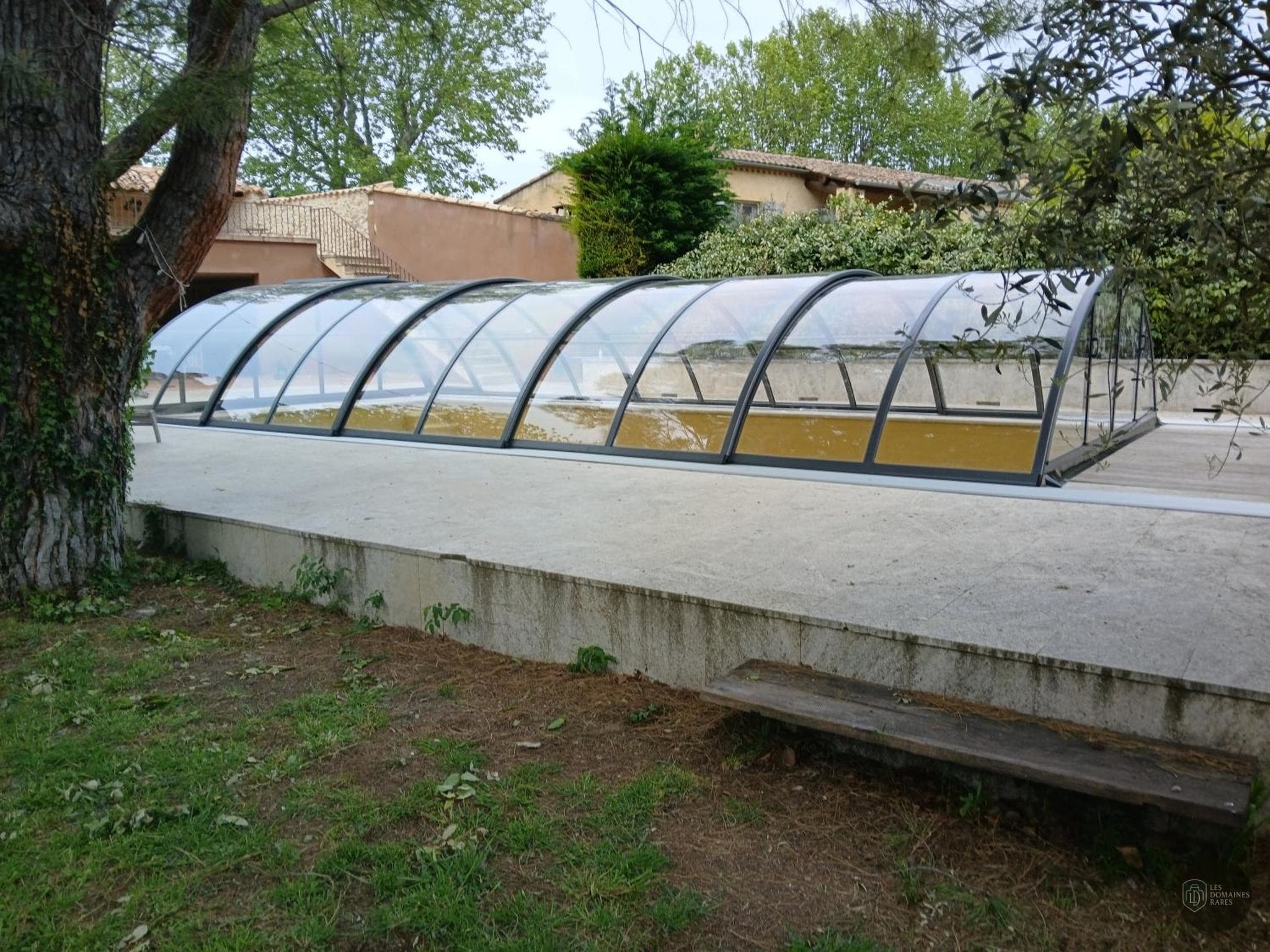 Vue extérieure de l'hôtel Le Mas de l'Olivier en Occitanie
